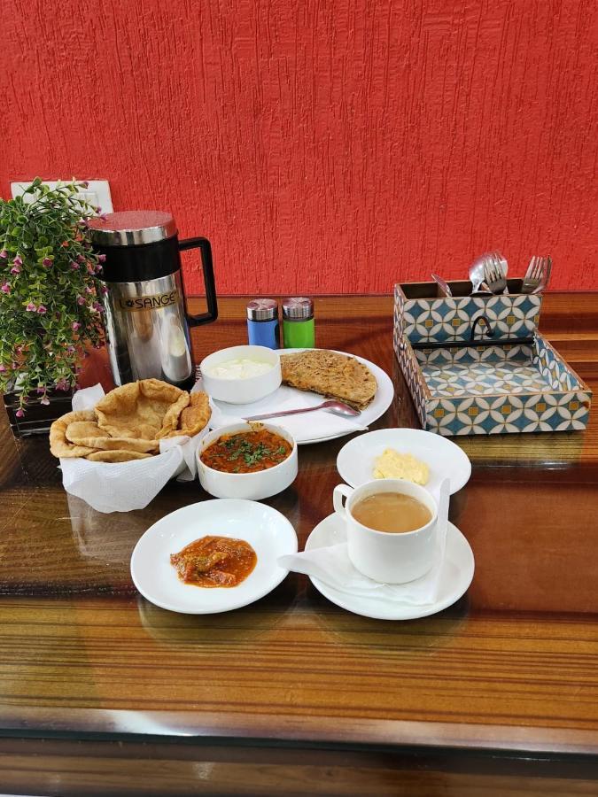 Hotel Ambe Inn By Ambience Delhi Igi Airport New Delhi Exterior photo