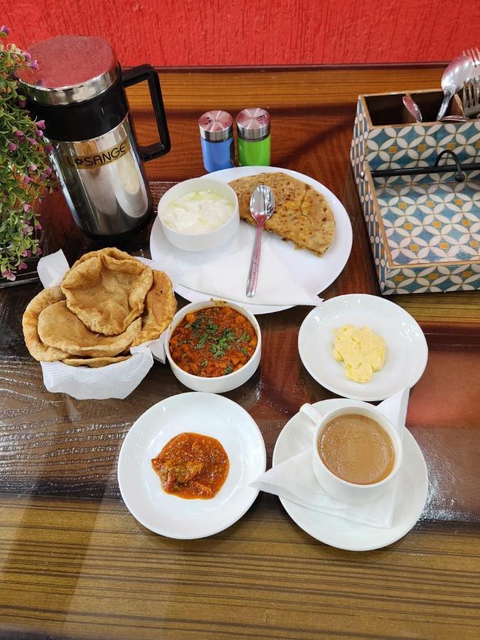 Hotel Ambe Inn By Ambience Delhi Igi Airport New Delhi Exterior photo